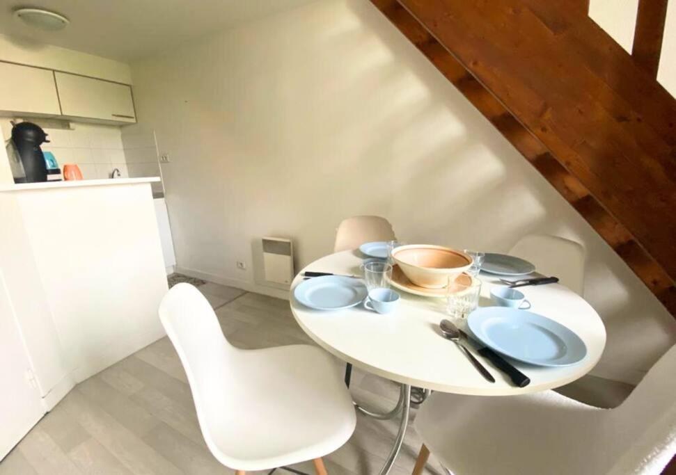 Le Sainte-Croix - Poitiers Centre - La Conciergerie. Apartment Luaran gambar